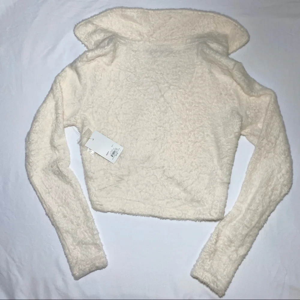 NWT So Women’s Button Front Cropped Cardigan Size Small Ivory - Picture 2 of 8